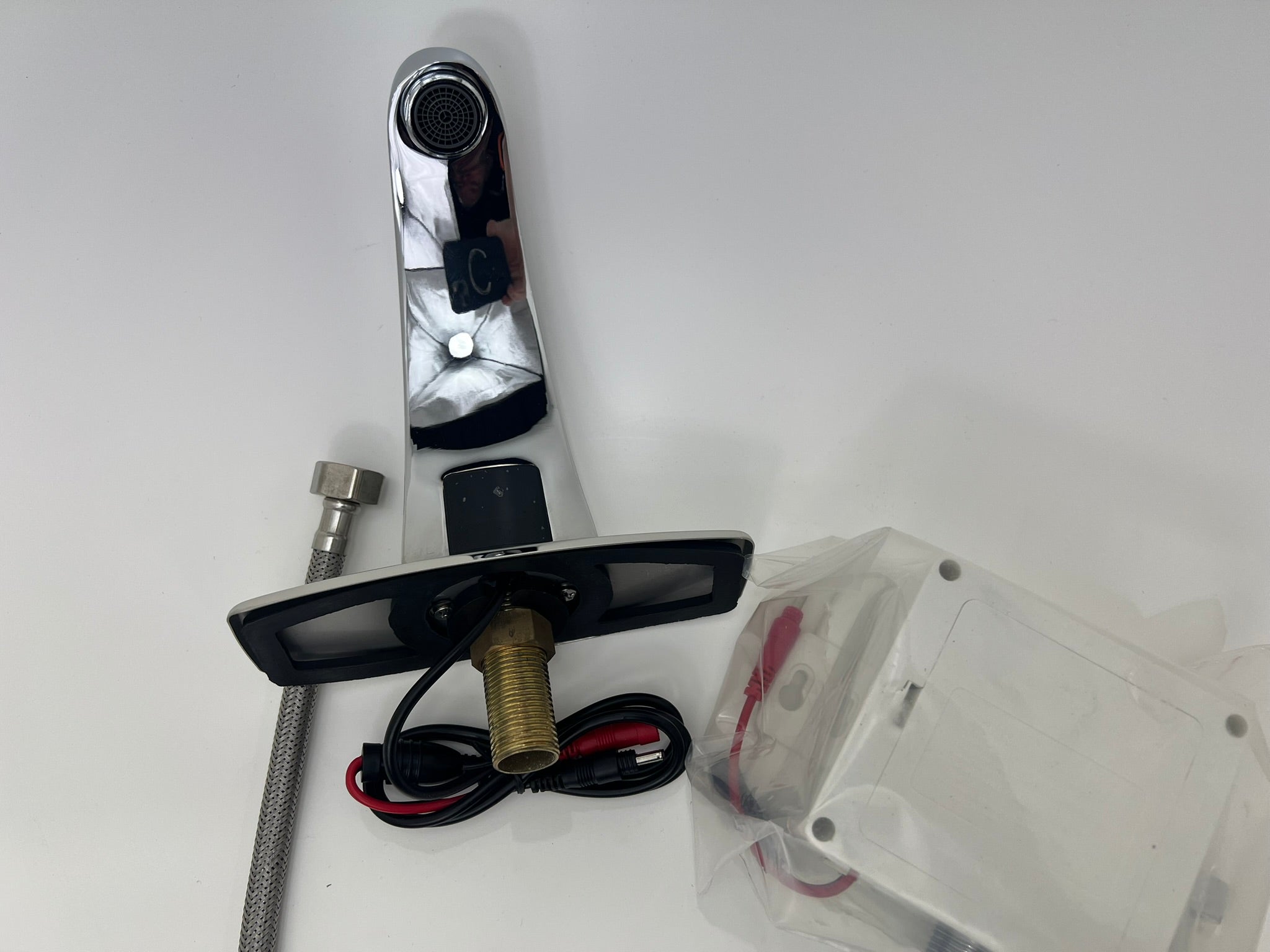  touchless-motion-sensor-faucet-with-led-temperature-display - Norgroup